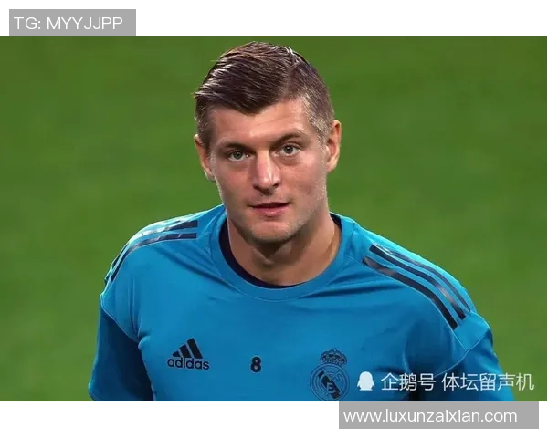 足球运动员评价各大球星技术特点与职业生涯成就的深度剖析